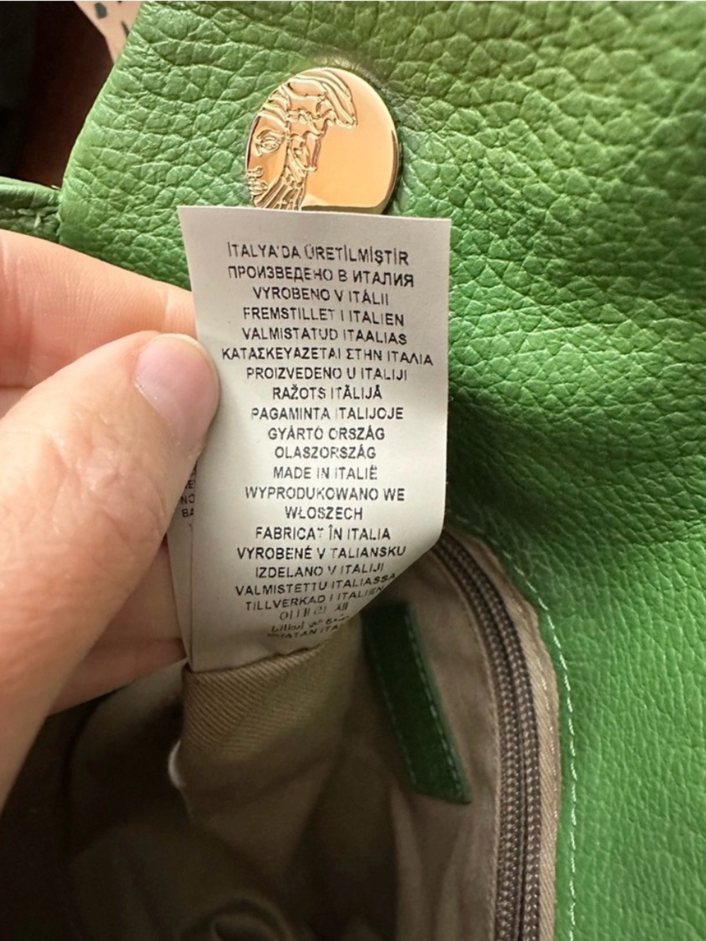 Authentic Versace Green Leather Shoulder Bag with Iconic Gold Medusa Emblem - Picture 9 of 10